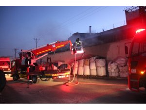 Plastik geri dönüşüm fabrikasında yangın