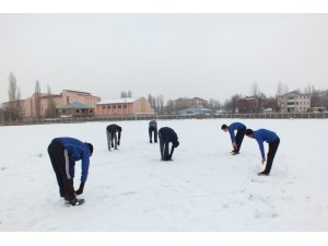 Malazgirtli atletleri -15 derecede milli takıma hazırlanıyorlar