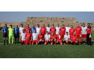 TBMM ve KKTC meclis futbol takımları arasında dostluk maçı