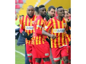 Şamil geldi Mensah gitti