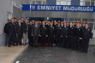 Başarılı polisler altınla ödüllendirildi