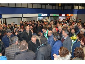 Mehmet Tosun için kilometrelerce araç kuyruğu oluştu