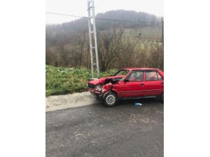 Zonguldak’ta iki araç kafa kafaya çarpıştı: 1 yaralı
