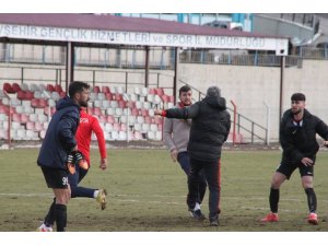 Maç bitti ortalık savaş alanına döndü