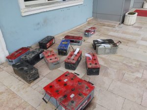 4 gecede 7 tırın akülerini çalan hırsızlar yakalandı