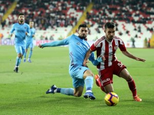 Spor Toto Süper Lig: D.G. Sivasspor: 0 - Trabzonspor: 0 (İlk yarı)