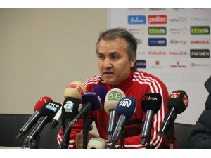Ersel Uzğur: “Önemli olan aldığımız puan ve oyuncularımızın gayreti”