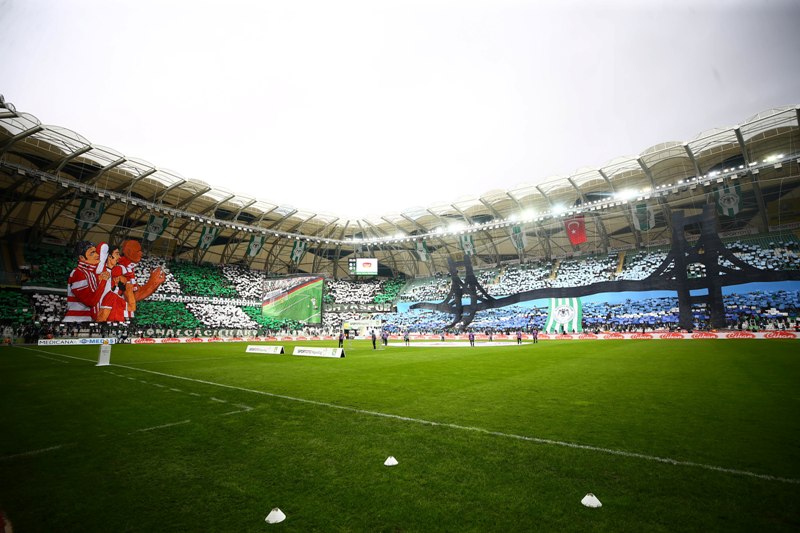 Konyaspor taraftarından koreografi şov!