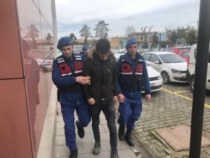 Düzce’de evlere dadanan hırsız tutuklandı