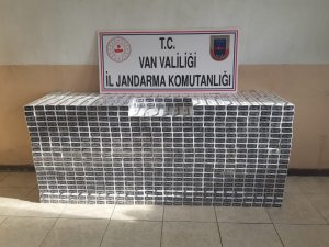 Van’da kaçak sigara ve çay operasyonu