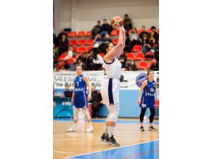 AÜ Kadın Basketbol Takımı, ligde 5’inci sıraya çıktı