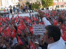 Miting DP'nin yüzünü güldürdü