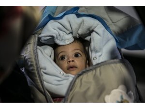 Türkiye'de yaşama tutunan Yezan bebek ailesine kavuştu