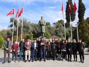 CHP Bayraklı Gençlik Kolları’ndan Başkan Karabağ’a destek açıklaması