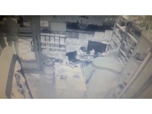 Alarm çaldı, büfeye giren hırsızlar kaçtı