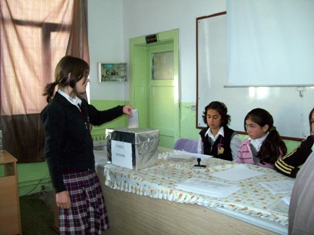 Demokrasi Eğitimi ve Okul Meclisleri Proje Uygulaması