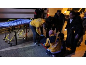 Üst geçidi kullanmayan vatandaşa, motosiklet çarptı