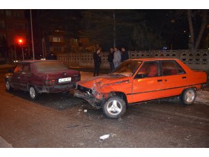 Ilgın'da zincirleme trafik kazası: 1 yaralı