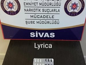 Sivas’ta sokak satıcılarına operasyon: 3 tutuklama