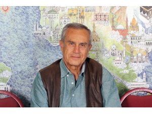 "Batı, korku ve kaygı pazarlıyor"