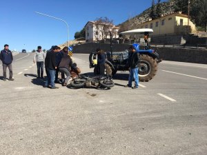 Nurdağı’nda motosiklet traktör ile çarpıştı