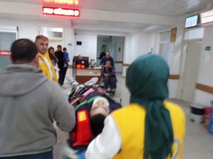 Dengesini kaybedip beton zemine düşen inşaat işçisi yaralandı