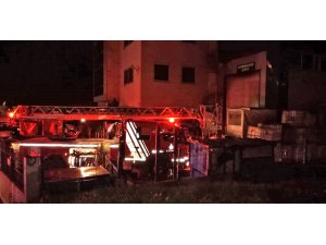 Silivri'de geri dönüşüm tesisinde yangın