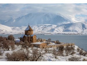 Ekspres yolcuları Akdamar'a uğramadan dönmüyor