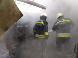 Bağ evinde çıkan yangın korkuttu