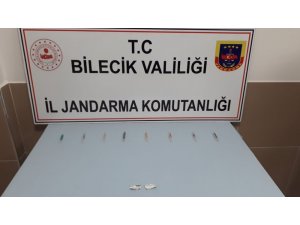 Bilecik’te jandarma yol kontrolünde uyuşturucu madde ele geçirdi