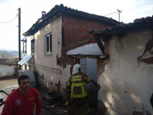 Havran’da yangında 3 kişi dumandan etkilendi