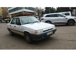 Otomobil elektrikli bisiklete çarptı: 1 Yaralı
