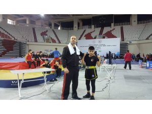 Şuhutlu Wushu sporcusu iki kardeşin büyük başarısı