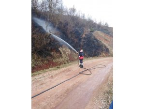 Kastamonu’da köylülerin yaktığı anız, köye sıçramadan söndürüldü