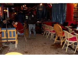Önce kız arkadaşını sonra kendini vurdu