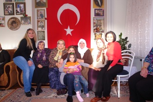 Şehit ailelerine cuma ziyareti