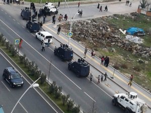 Hırsızlar kapıcıya yakalandı
