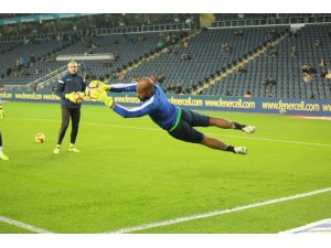 E.Yeni Malatyaspor kalecisi Farnolle’nin başarılı performansı