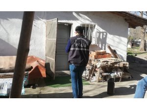 Tuvalete gitme bahanesiyle 3 bin lirayı çaldı