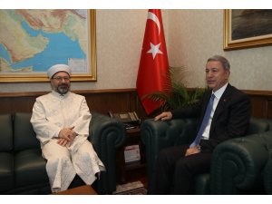 Diyanet İşleri Başkanı Erbaş’dan Bakan Akar’a ziyaret