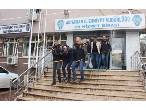 Hamile kadını gasp eden 4 şahıs tutuklandı