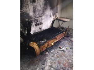 Alanya’da elektrik sobası evi yaktı