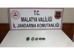 Uyuşturucu sevkiyatına jandarmadan geçit yok