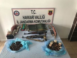 Hakkari’de silah ve mühimmat ele geçirildi