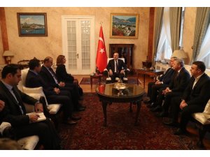 Dışişleri Bakanı Çavuşoğlu, Türk iş dünyası temsilcileri ile görüştü