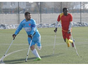 Futbol aşkı için geldiği Kayseri’de ilahi aşkı buldu
