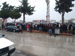 Hatayspor Passolig gişesinde uzun kuyruklar oluştu