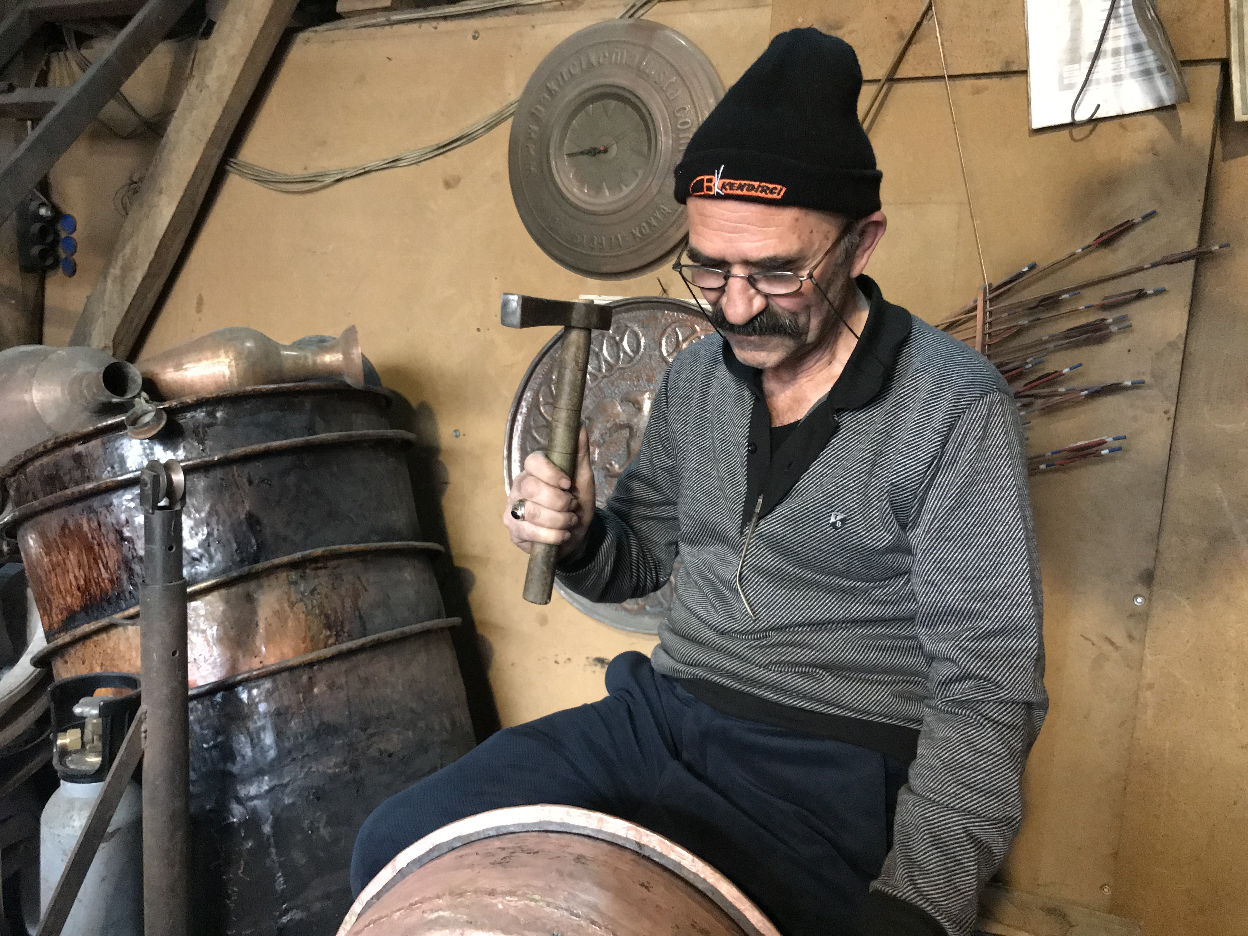 Bakırcılığın son temsilcisi zamana direniyor