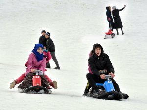 Bilgehane öğrencilerinin kayak sevinci