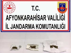 Jandarma uyuşturucu satışına geçit vermiyor